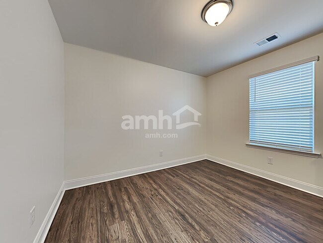 Building Photo - 330 Azore Way