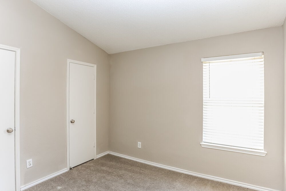 Building Photo - 4625 Sleepy Ridge Cir