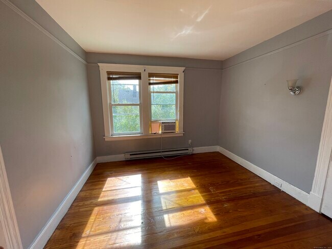 Building Photo - 152 Wolcott St