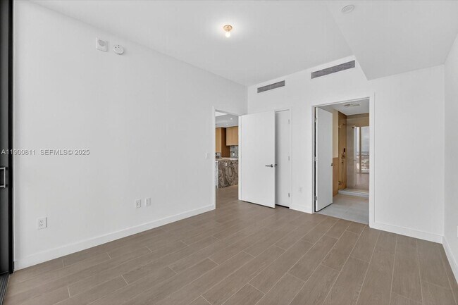 Building Photo - 500 Alton Rd