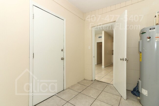 Building Photo - 4 Bed 1 Bath with Carport - Completely Rem...
