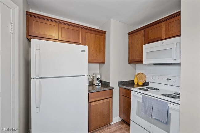 Building Photo - 3595 Glencairn Rd