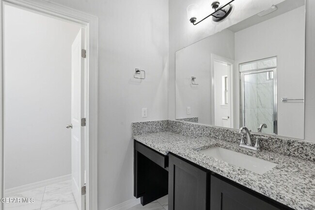 Building Photo - 909 Larkhall Pl