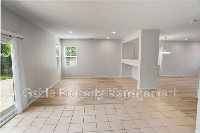 Building Photo - 29620 Teasedale Pl