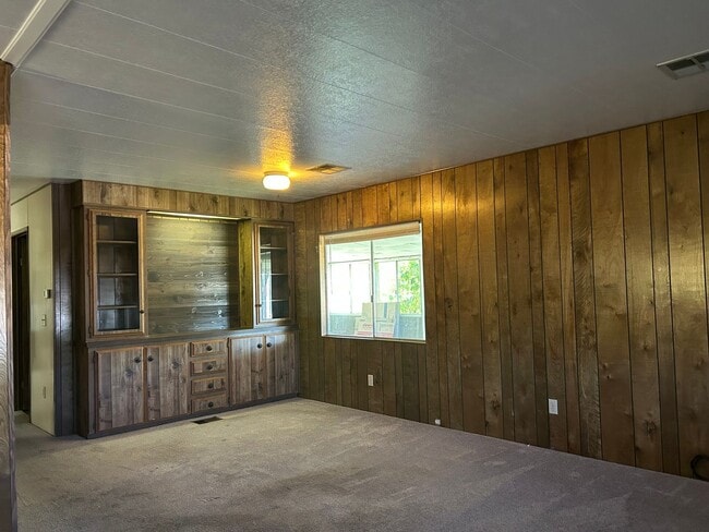 Building Photo - 2 Tarn Cir