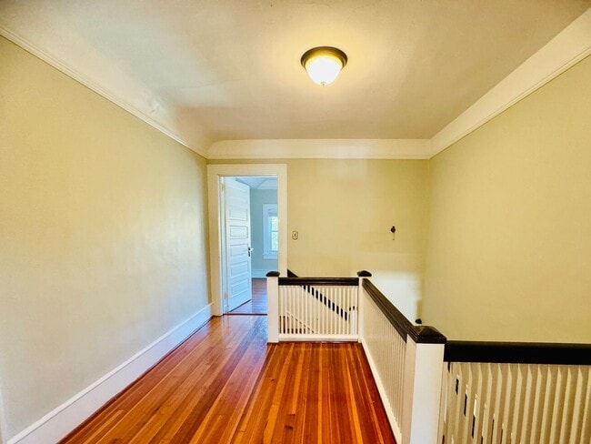 Building Photo - MOVE-IN READY!