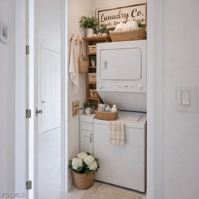 Building Photo - 714 W 12th St