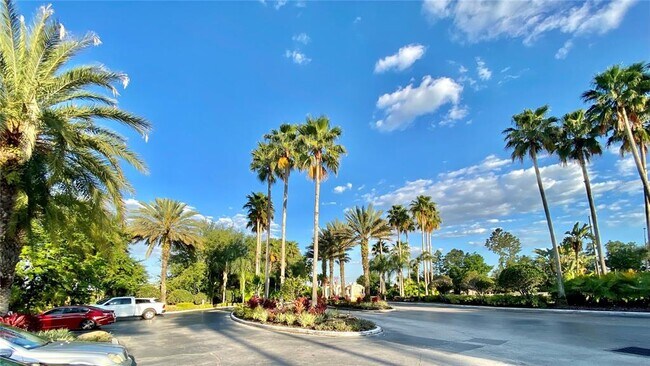 Building Photo - 5463 Vineland Rd