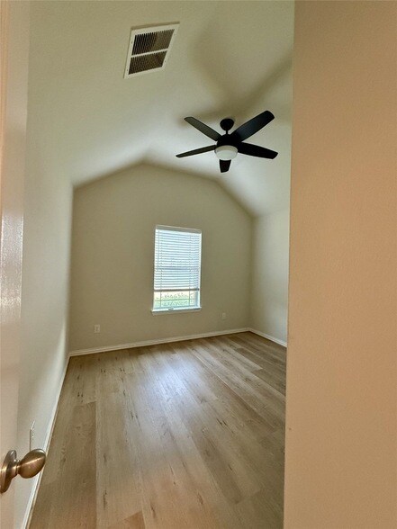 Building Photo - 3834 W Vicksburg Estates Dr