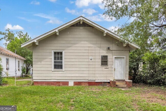 Building Photo - 2008 Starnes St