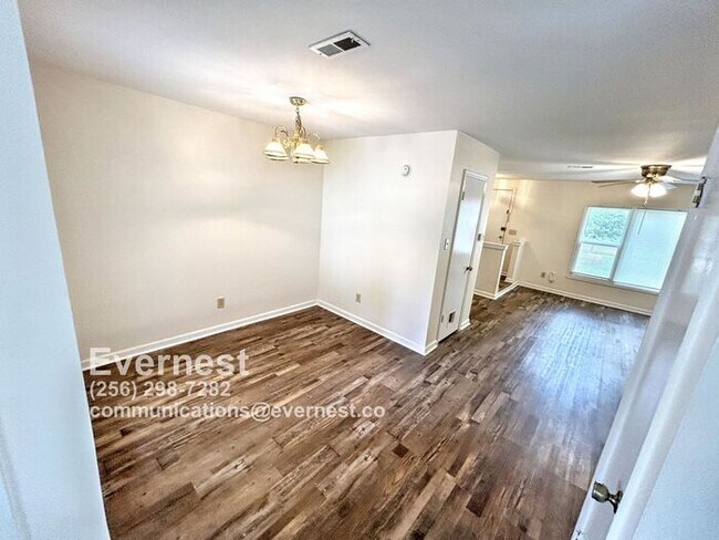 Building Photo - 2-Bedroom Home with Modern Amenities Near ...