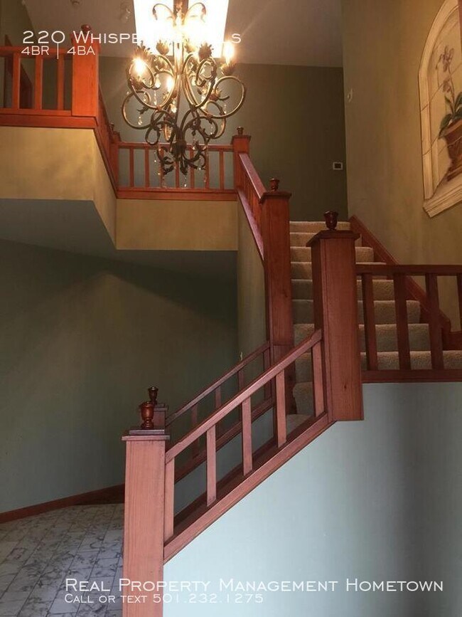 Building Photo - 220 Whispering Hill St