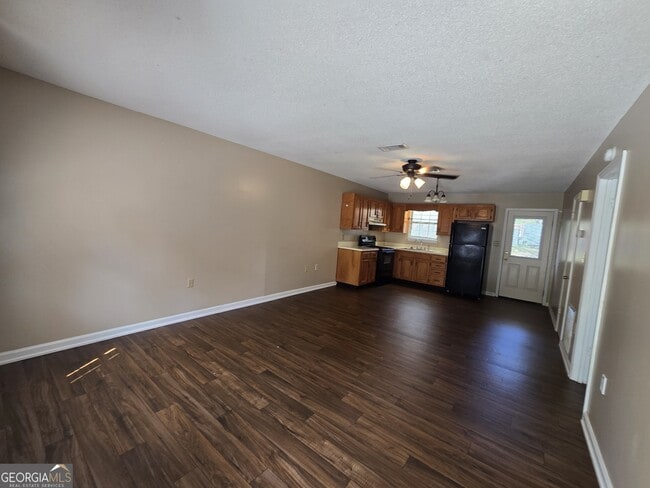 Building Photo - 403 E Lawnwood Ave