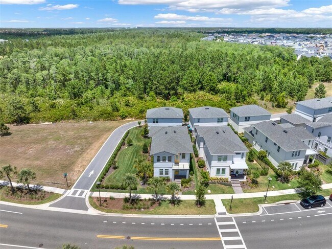 Building Photo - 13782 Grignard Aly