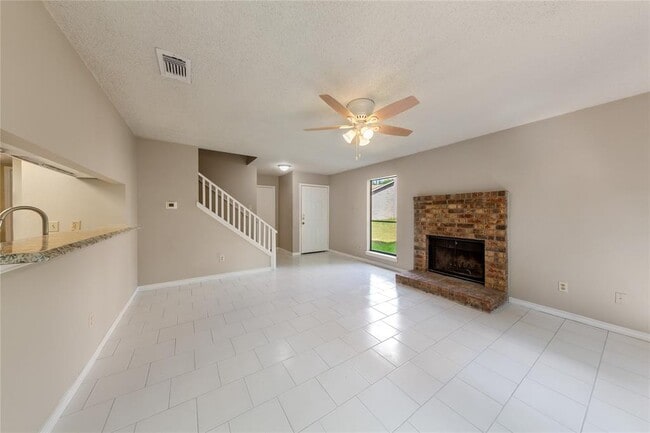Building Photo - 2608 Gwendolyn Ln