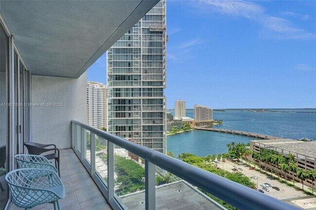 Building Photo - 485 Brickell Ave
