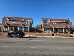 Building Photo - New Main Street Townhomes for Rent