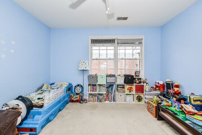 Building Photo - 705 Massey Ln