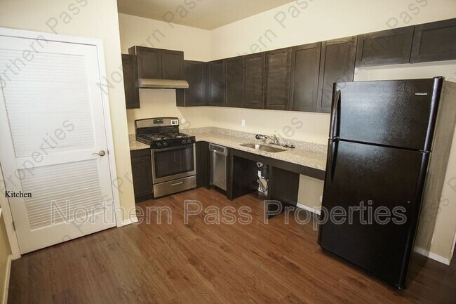 Building Photo - 8685 N Loop Dr