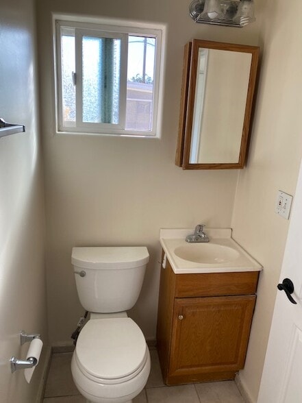 Building Photo - 13902 Glenn Dr