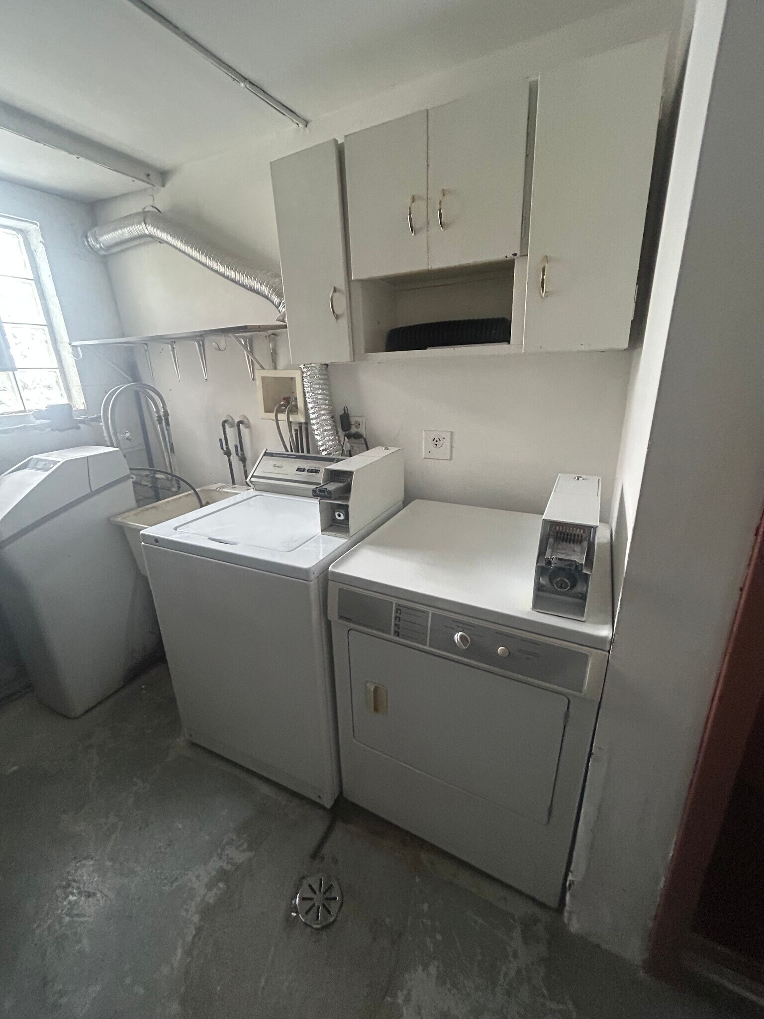 Building Photo - 640 56th Pl