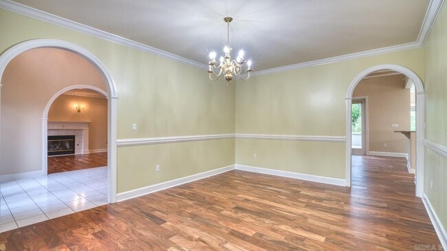 Building Photo - 2213 Doral Dr