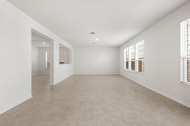Building Photo - 7611 Royal Oasis Ln
