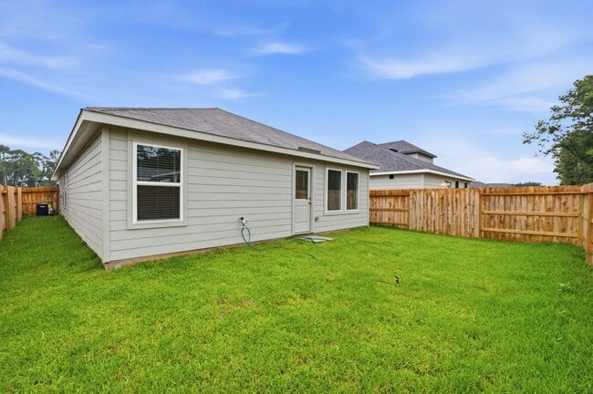 Building Photo - 18716 Loom dr