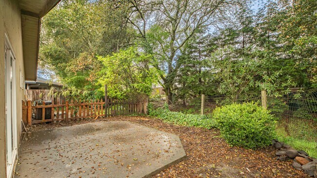 Building Photo - 441-443 Pheasant Ln - 443 Pheasant Ln. Santa Rosa, CA 95403