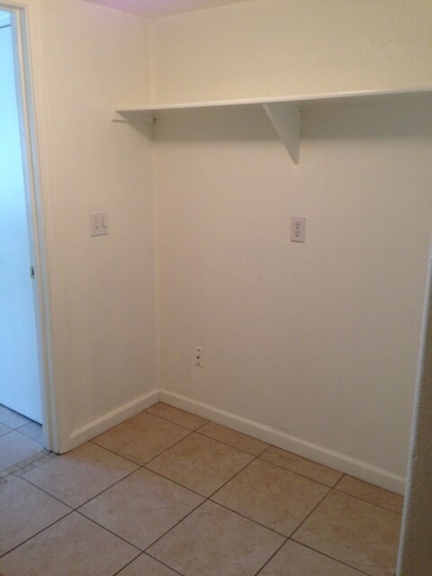 Building Photo - 2328 S Fallbrook Dr