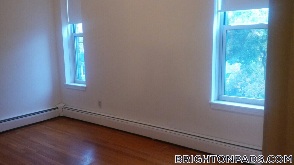 Building Photo - 172 N Beacon St