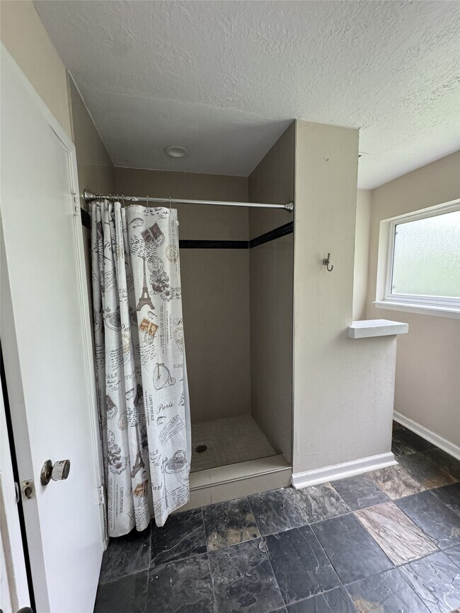 Building Photo - 11322 Briar Forest Dr
