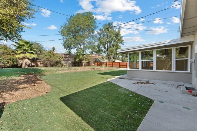 Building Photo - RV/trailer parking