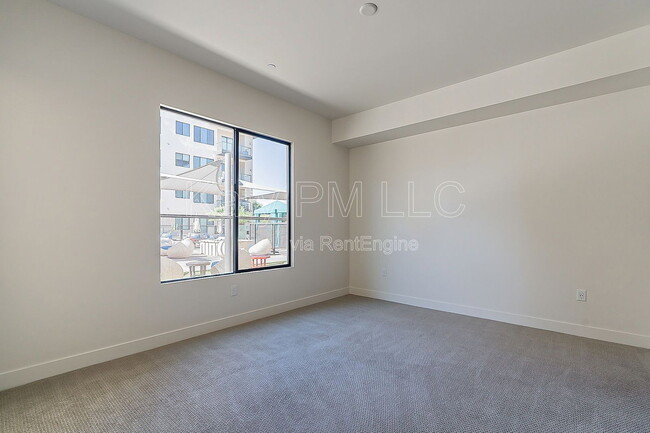 Building Photo - 7300 E Earll Dr