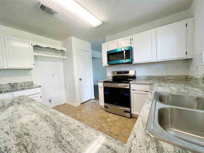 Building Photo - 616 Valley Spring Dr