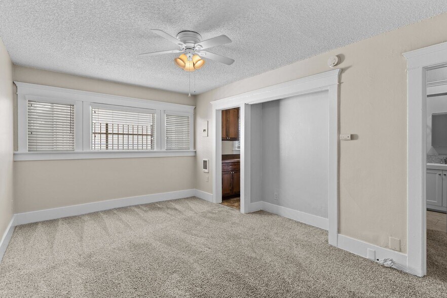 Building Photo - 1460 Gaviota Ave