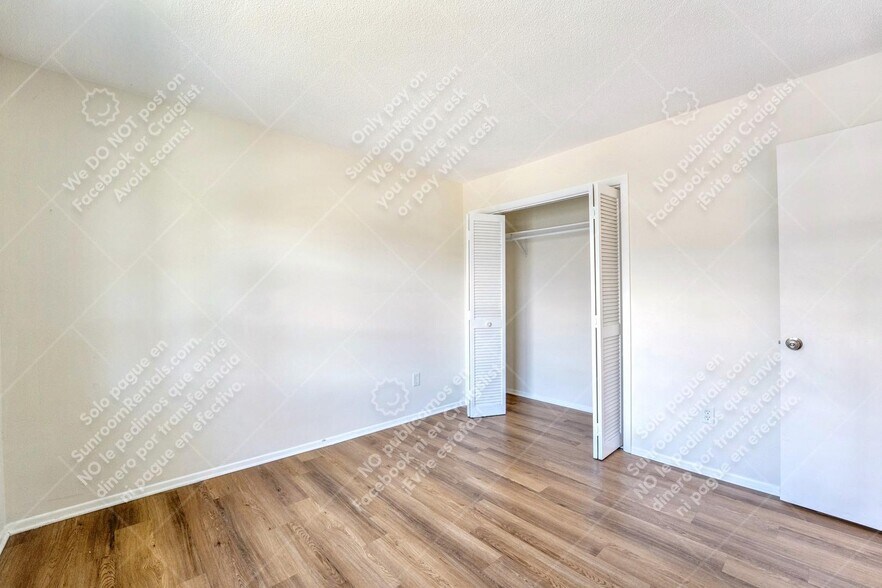 Building Photo - 600 S Betty Ln