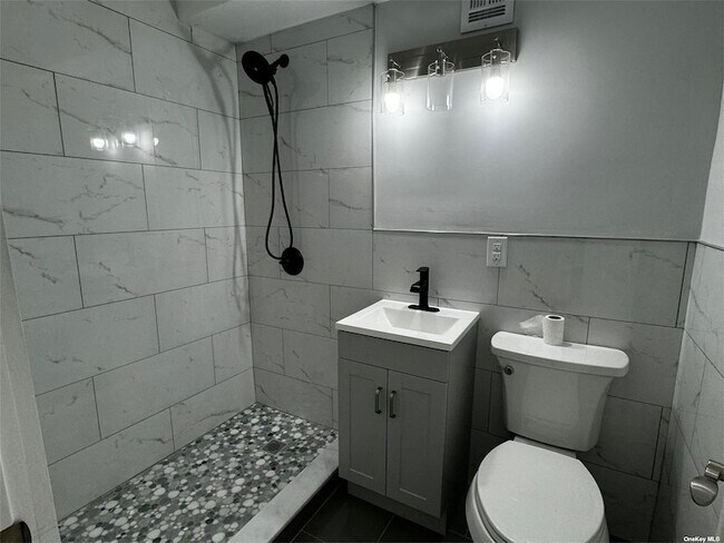 Building Photo - 830 Shore Road Unit 4G