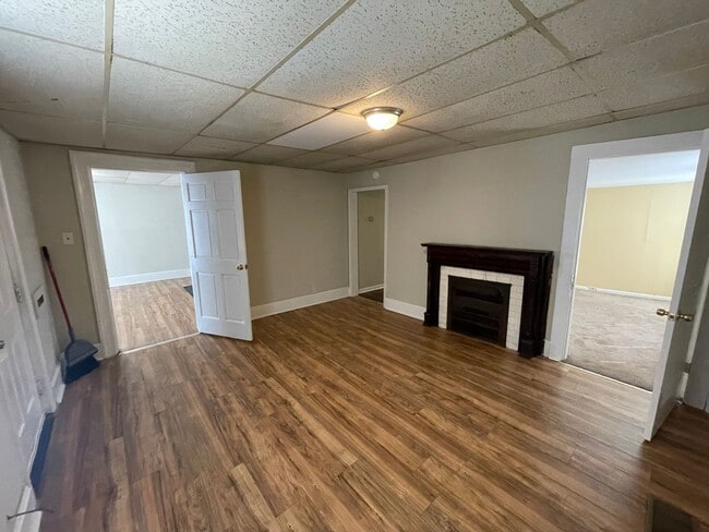 Building Photo - 3 Bedroom Near Downtown! Section 8 OK!