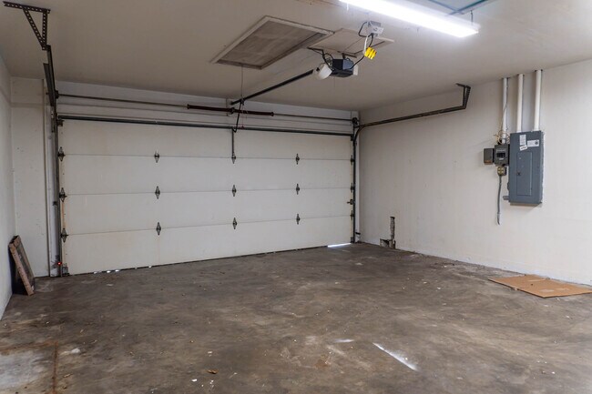 Building Photo - 897 Imperial Dr