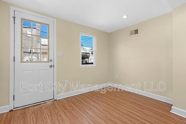 Building Photo - 110 N Bradford St