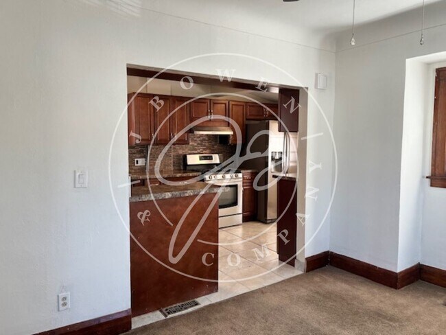 Building Photo - Beautiful 3 bedroom West Toledo Home