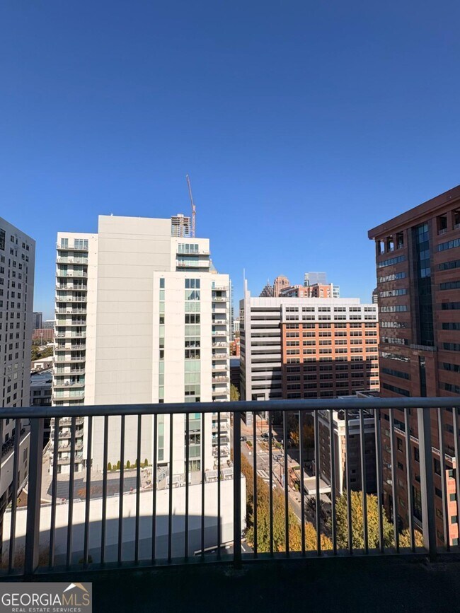 Building Photo - 44 Peachtree Pl NE