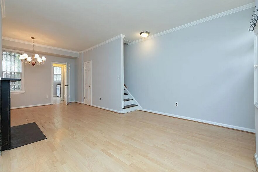 Building Photo - 955 25th St NW