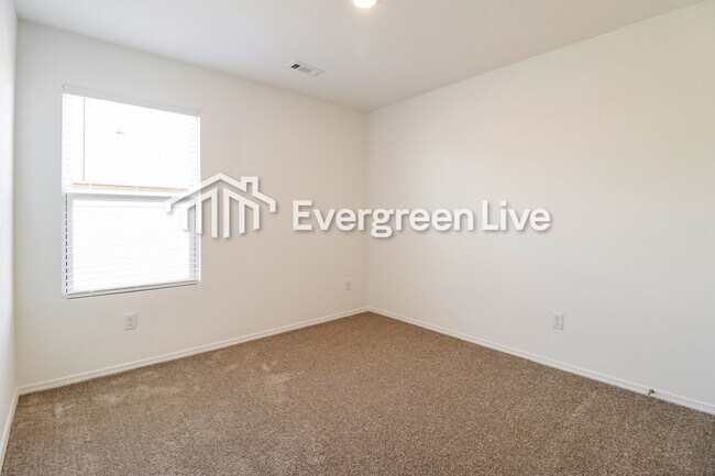 Building Photo - 185 Sarah Alyse Ln