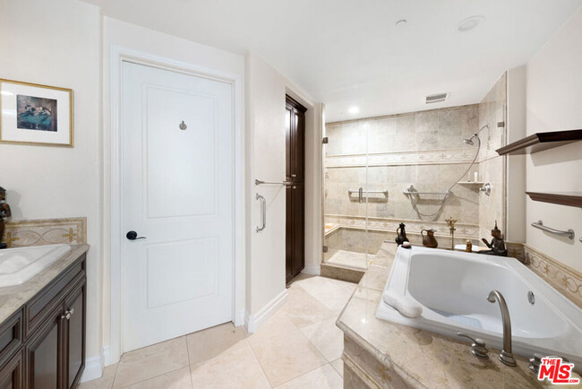 Building Photo - 6241 Crescent Park W