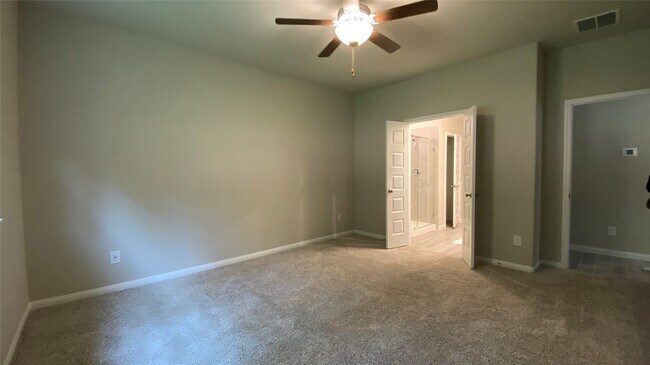 Building Photo - 7059 Silverleaf Oak St