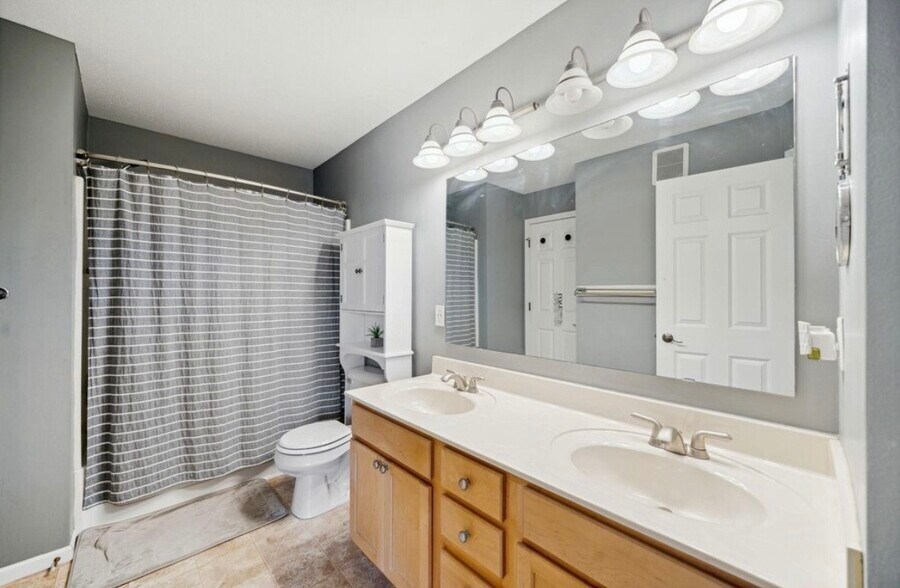 Building Photo - 14265 Banyan Ln