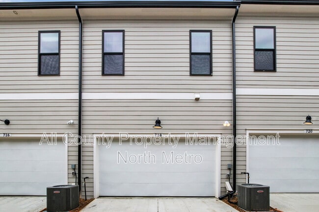 Building Photo - 718 Stickley Oak Way