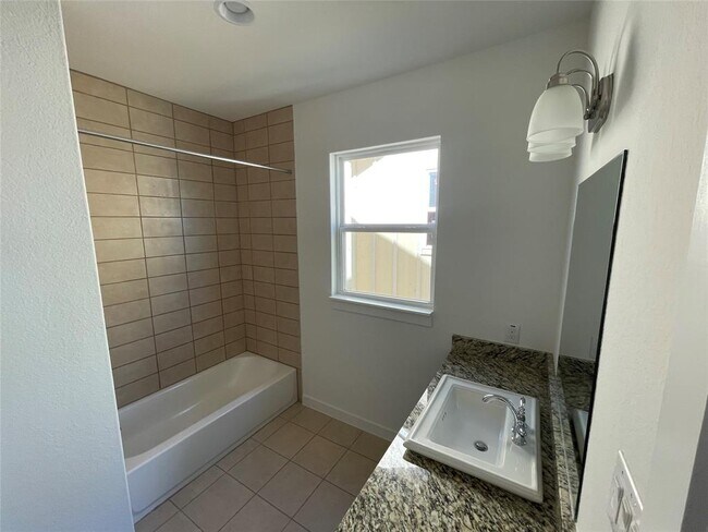 Building Photo - 232 Sapphire Dr